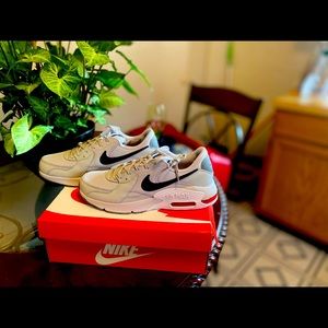 Nike air max  excee 10.1/2